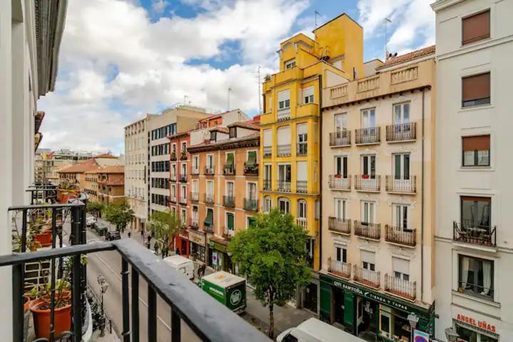La Casa De La Escritora Hotel Madrid Eksteriør billede